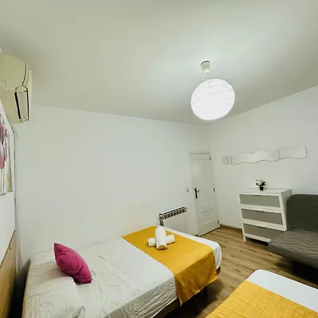 Punta Me Rooms In Madrid Downtown Exterior photo